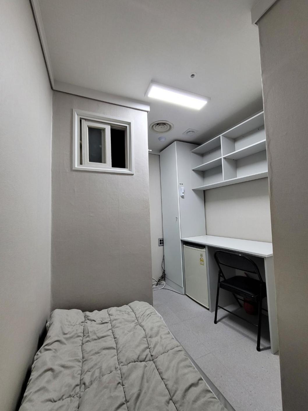 Female Only - Coco Stay Jongno Hyehwa Station سيول الغرفة الصورة