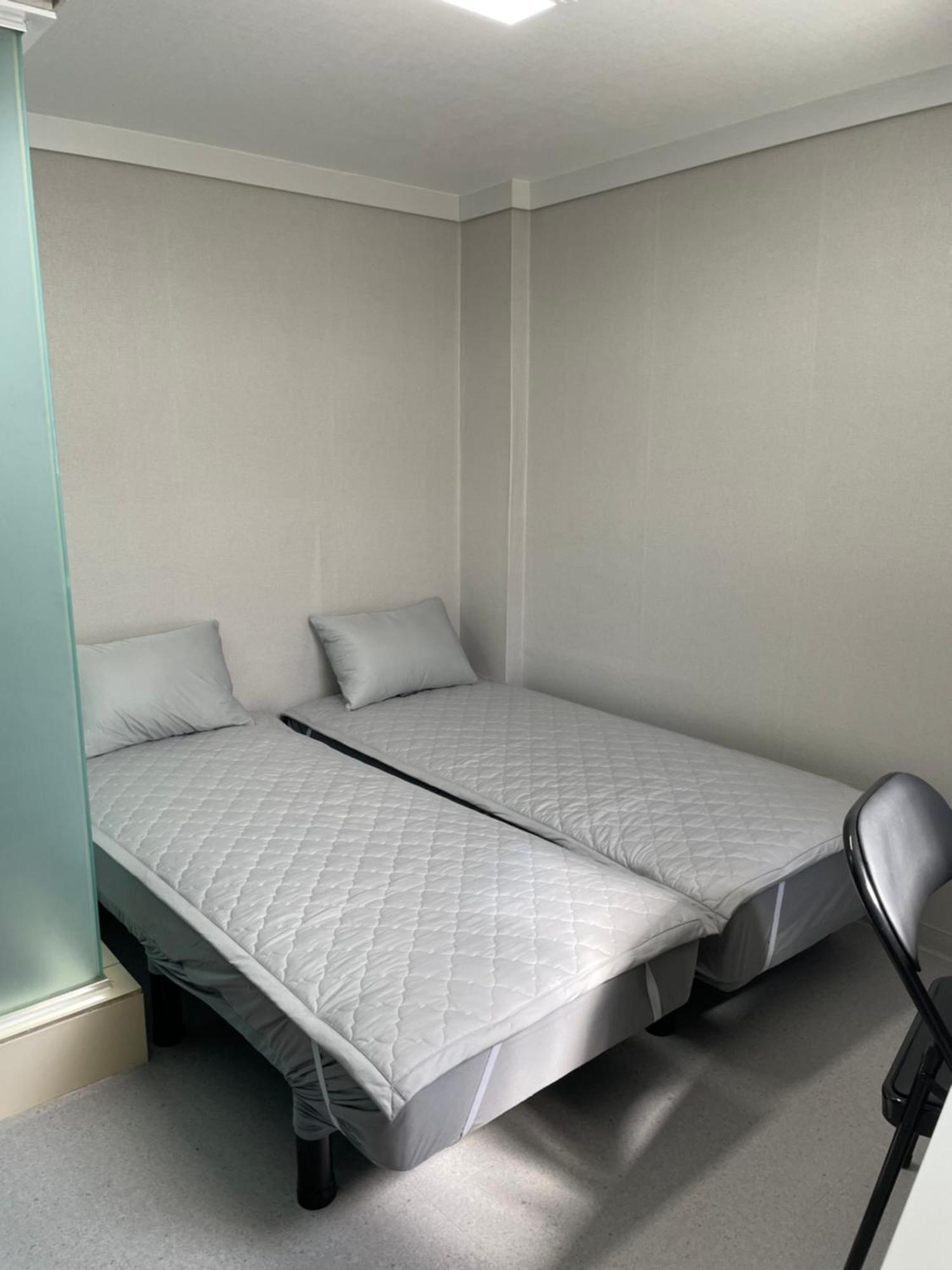 Female Only - Coco Stay Jongno Hyehwa Station سيول الغرفة الصورة