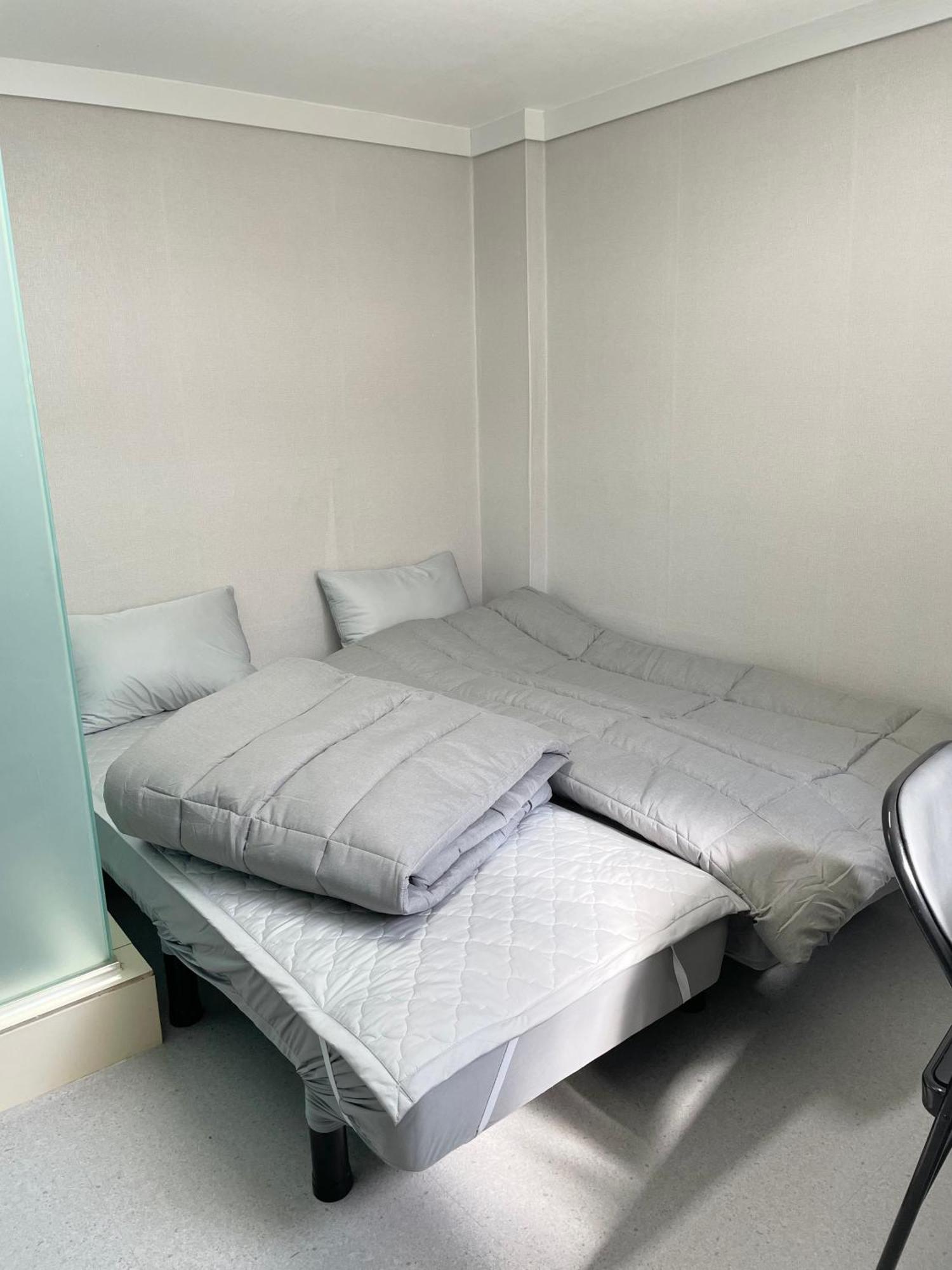 Female Only - Coco Stay Jongno Hyehwa Station سيول الغرفة الصورة